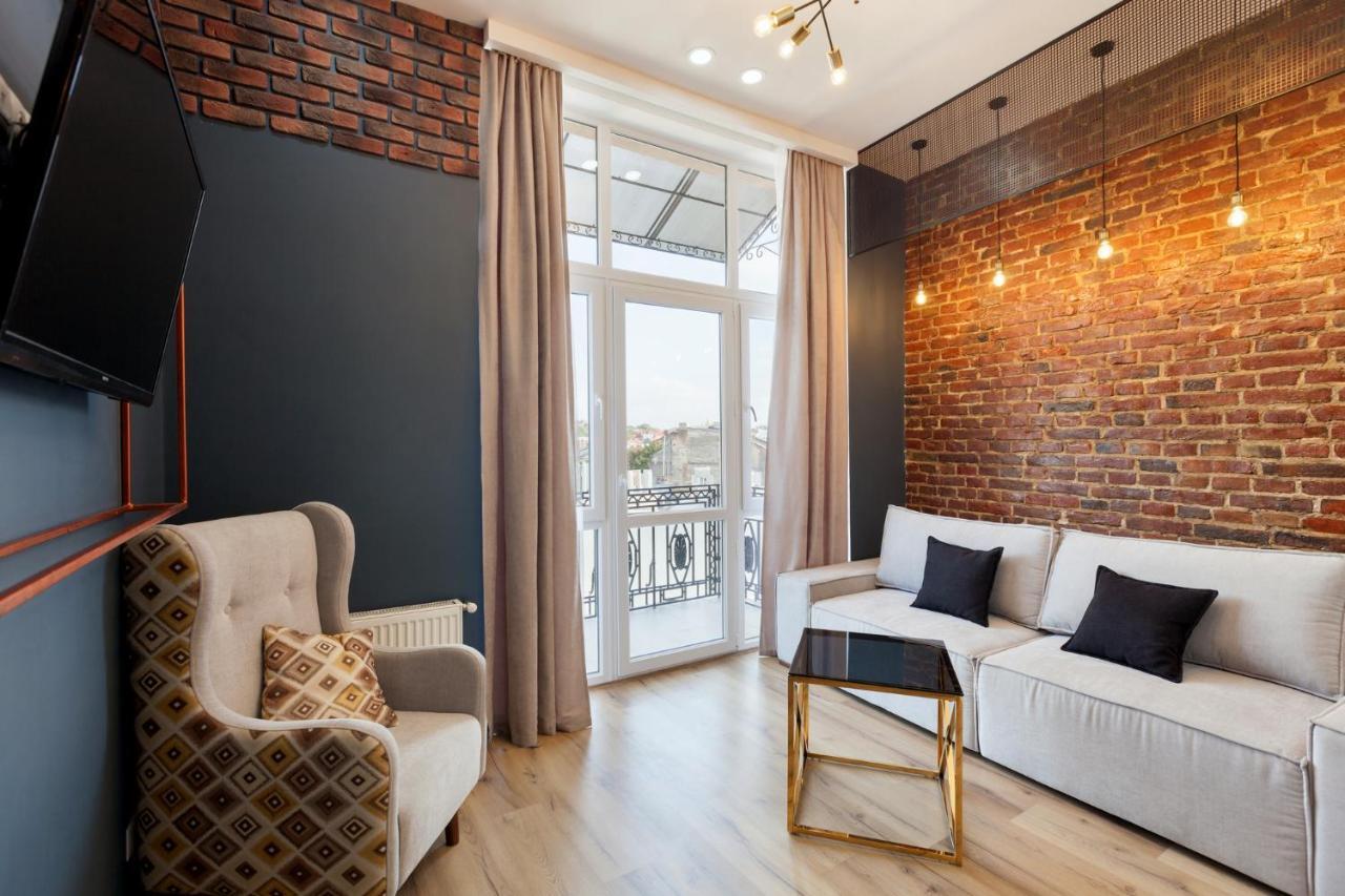 Leogrand Apartments On Khmelnytskoho 11 * Lviv