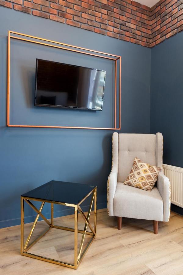 Leogrand Apartments On Khmelnytskoho 11 公寓 Lviv