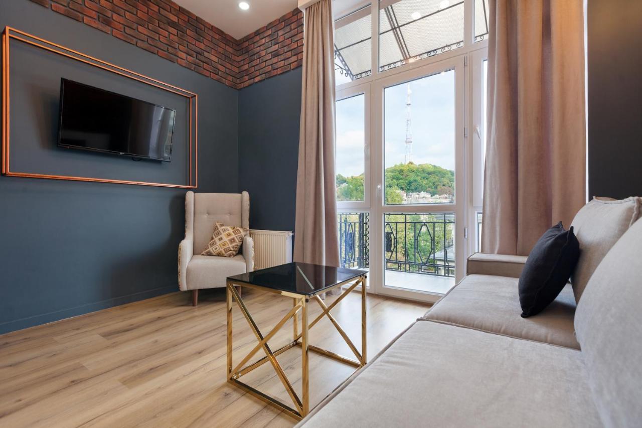 公寓 Leogrand Apartments On Khmelnytskoho 11 Lviv